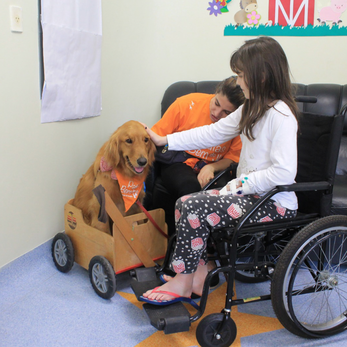 Imagem para site – menina com cachorro.jpg Imagem para site - menina com cachorro.jpg